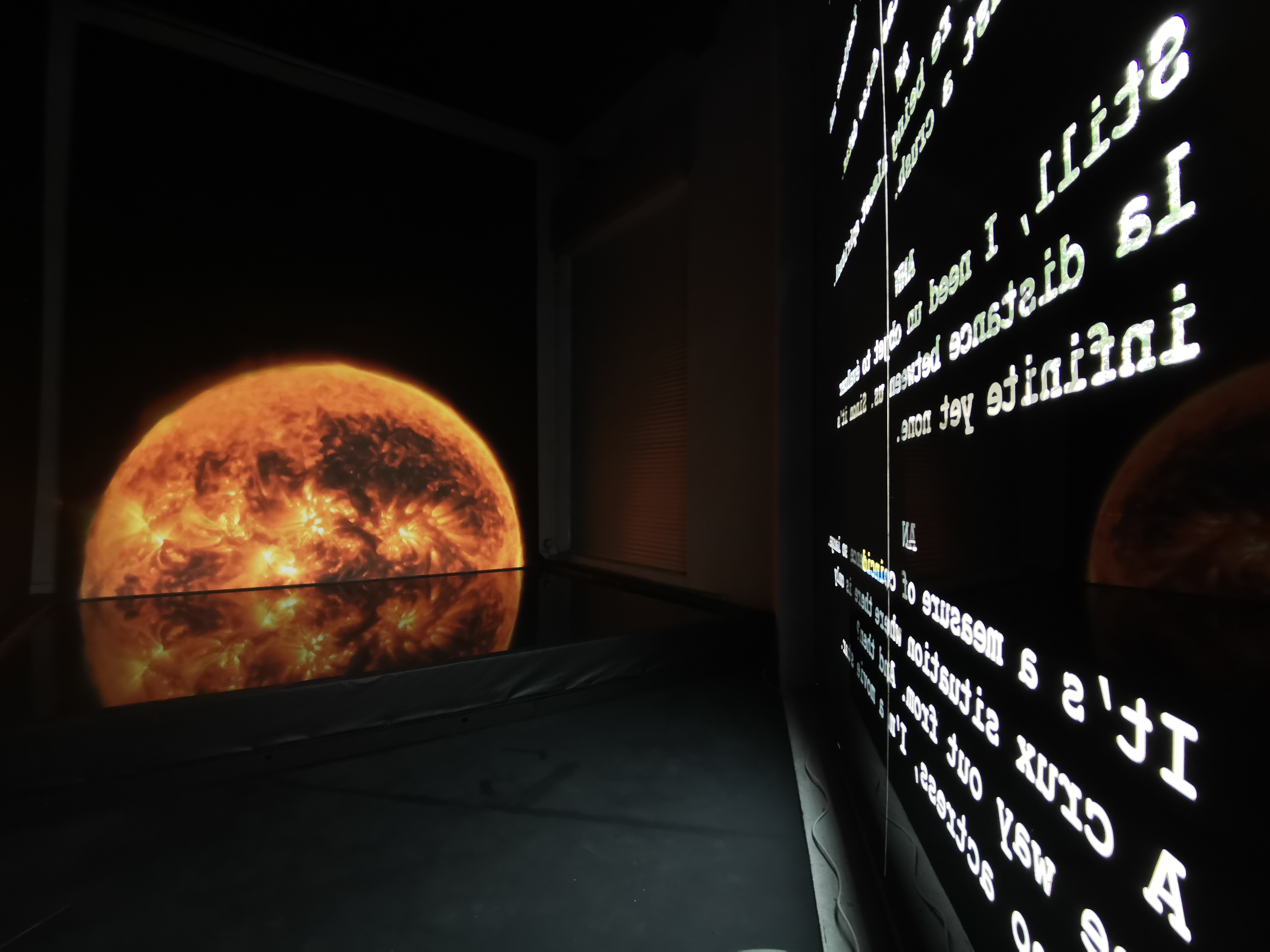 vue d'exposition rouge apocalypse